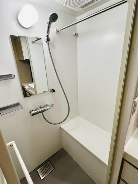 バス・シャワールーム　バスルーム