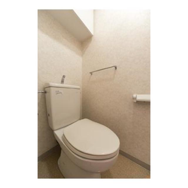 トイレ　※写真は同タイプ住戸です。