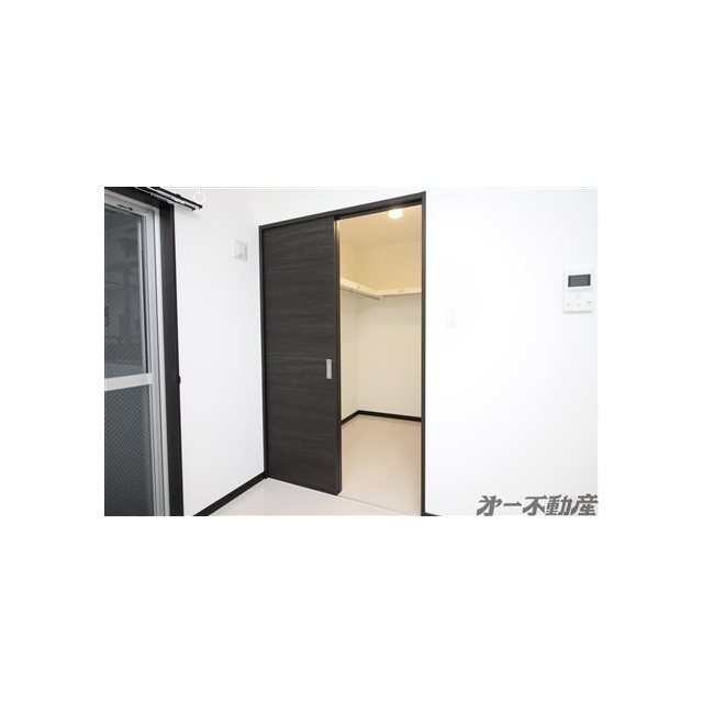 収納　ウォークインクローゼット