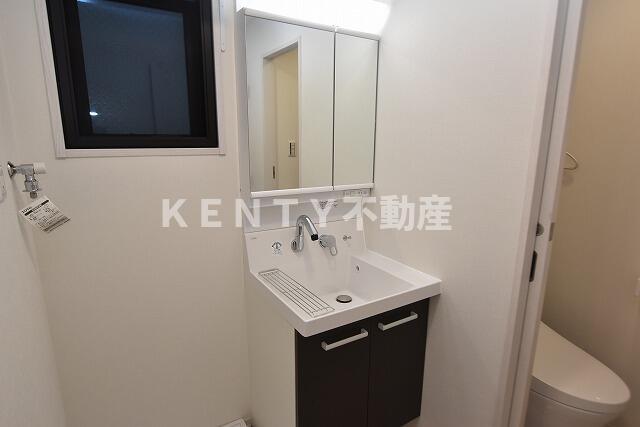 洗面設備　使いやすい洗面所です