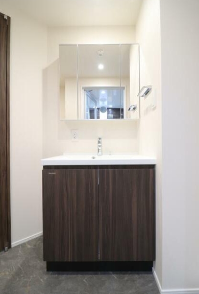 洗面設備　※こちらの写真は他部屋になり参考写真です