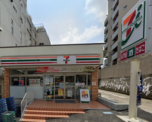 コンビニ　セブンイレブン 市谷左内町店（コンビニ）まで66m