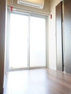 その他部屋・スペース　☆大きな採光窓付き寝室☆