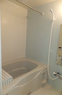 バス・シャワールーム　※別部屋の参考写真です。