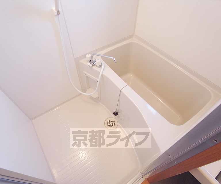 バス・シャワールーム　キレイなバスルームです。