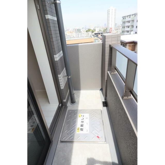 バルコニー　同タイプ・別号室となります。