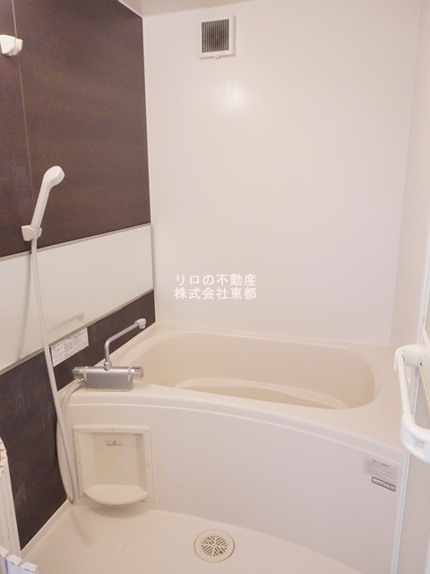 バス・シャワールーム　人気の浴槽付き☆快適にバスタイムをお過ごしいただけます♪