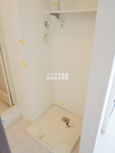 その他　洗濯機置き場は室内にあるので雨に濡れる心配はありません。