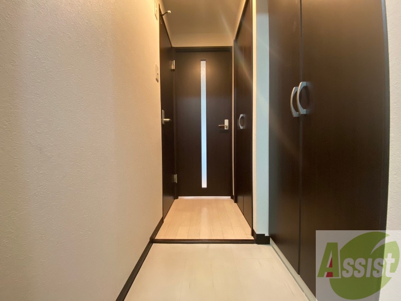 玄関　玄関の様子です。明るい印象ですね。気分もあがりそう。