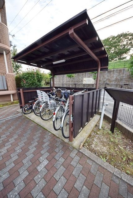 その他共有部分　屋根付き駐輪場