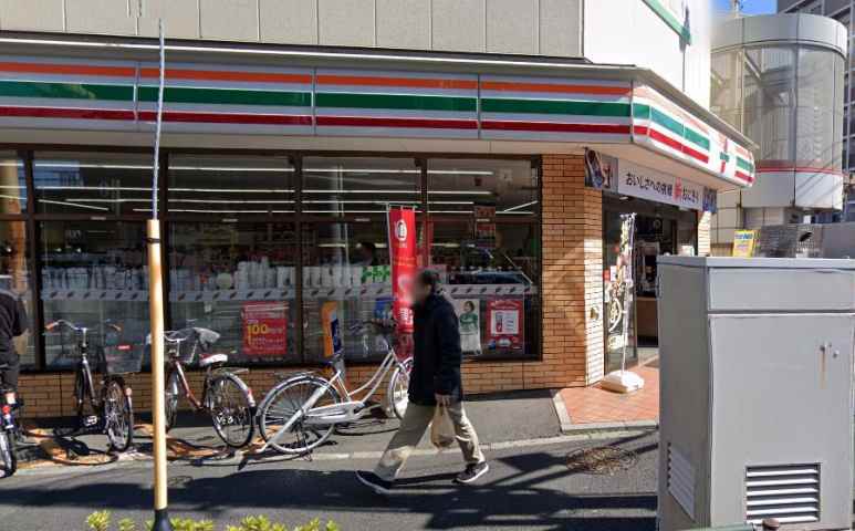 コンビニ　セブンイレブン（コンビニ）まで361m