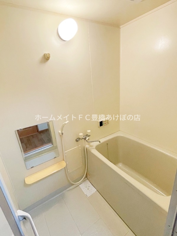 バス・シャワールーム　同型別部屋写真（反転）