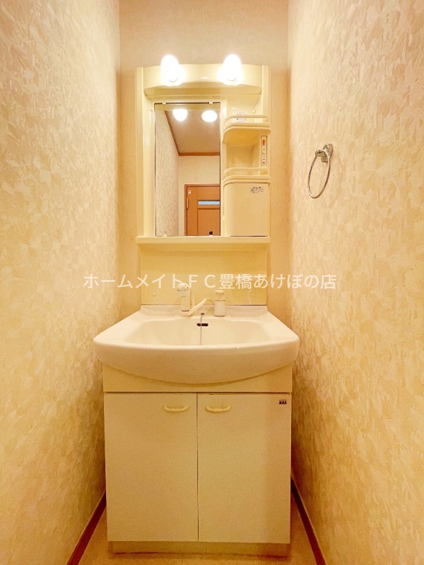 洗面設備　同型別部屋写真（反転）