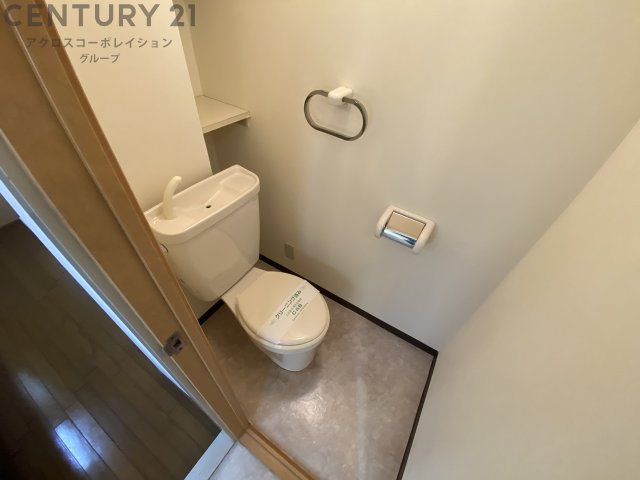 トイレ　トイレに収納があって便利