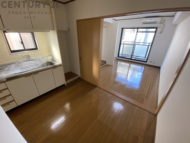 居室・リビング　エアコン設置済みの洋室♪