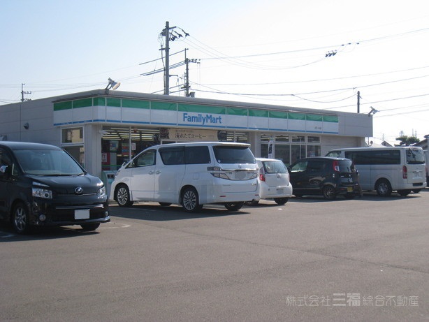 コンビニ　ファミリーマート（コンビニ）まで1163m