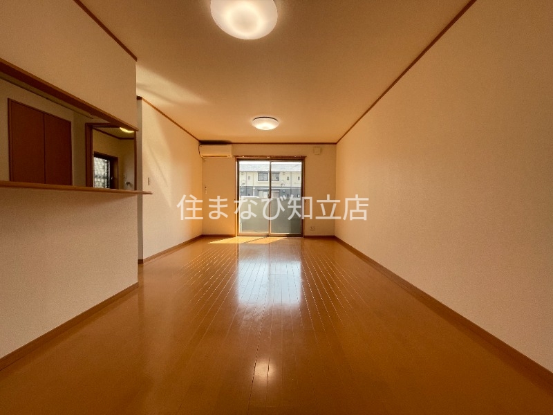 居室・リビング　同型別部屋写真