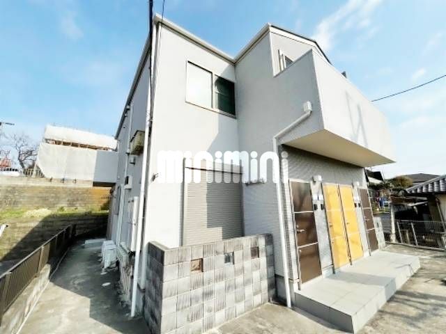 建物外観　宅配ＢＯＸあります。