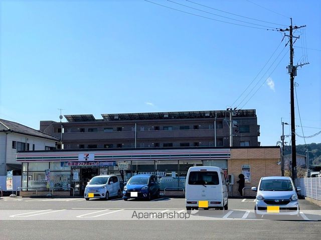 コンビニ　セブンイレブン（コンビニ）まで2332m