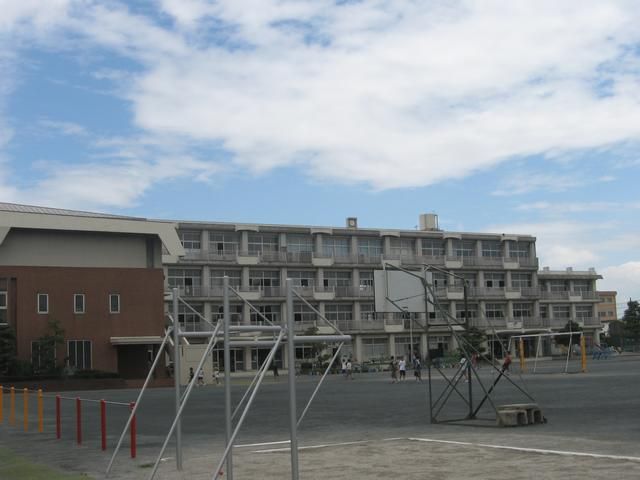 小学校　市立栗島小学校（小学校）まで1600m