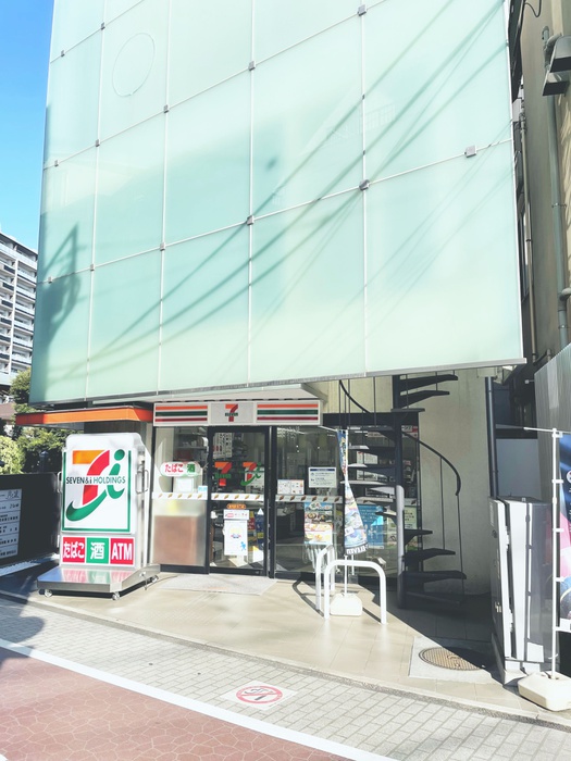 コンビニ　セブンイレブン（コンビニ）まで70m
