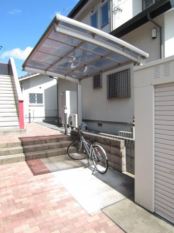 その他共有部分　屋根付きの駐輪場があります