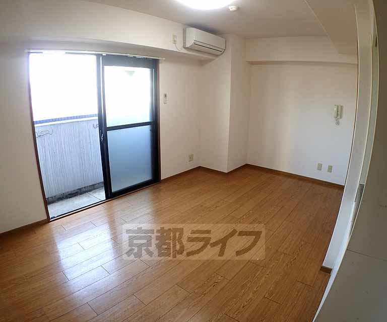 居室・リビング　フローリングで綺麗なお部屋です。
