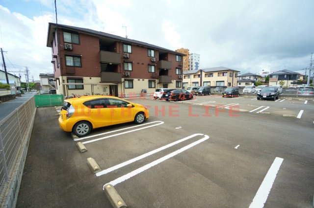 駐車場　駐車場に車を止められます