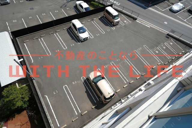 駐車場　駐車場に車を止められます