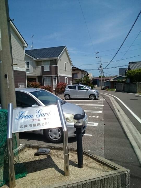 駐車場　駐車場
