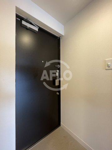 玄関　プレサンス新大阪ジェイズ　玄関