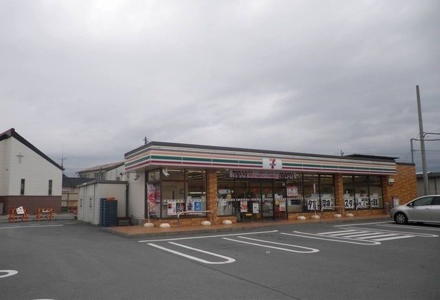 コンビニ　セブンイレブン 御殿場小学校前（コンビニ）まで850m