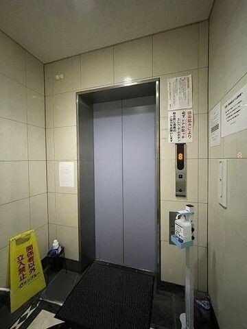 ロビー　エレベーター有り