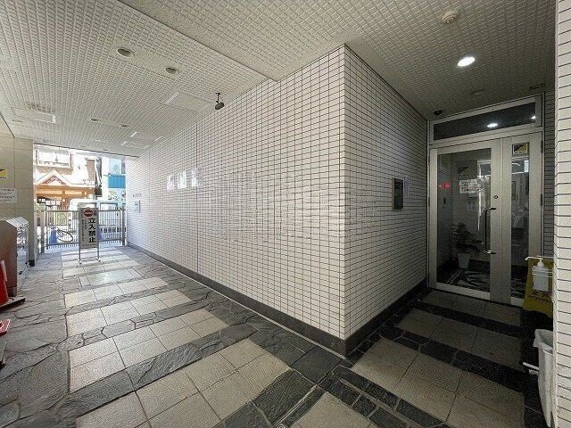 エントランス　駅から徒歩５分