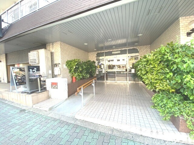 エントランス　お帰りなさいませ。