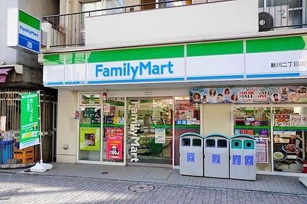 コンビニ　ファミリーマート新川二丁目店（コンビニ）まで121m