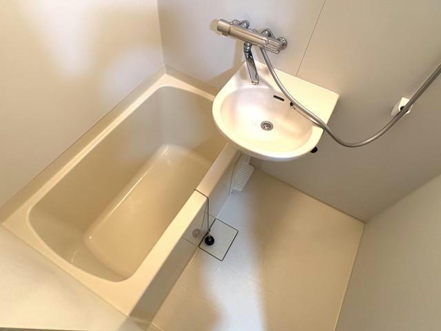 バス・シャワールーム　別部屋参考写真