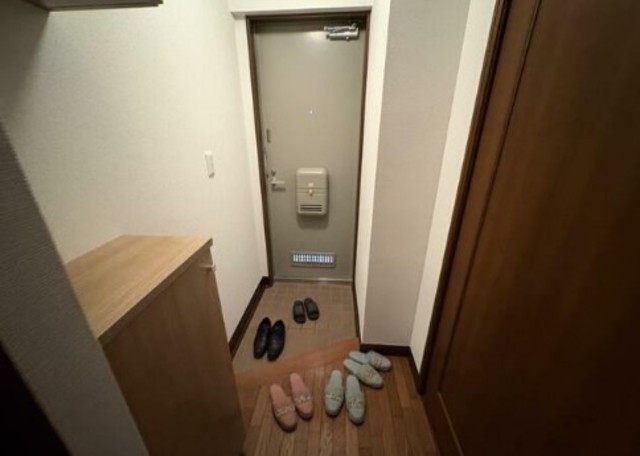 玄関　同建物の参考写真