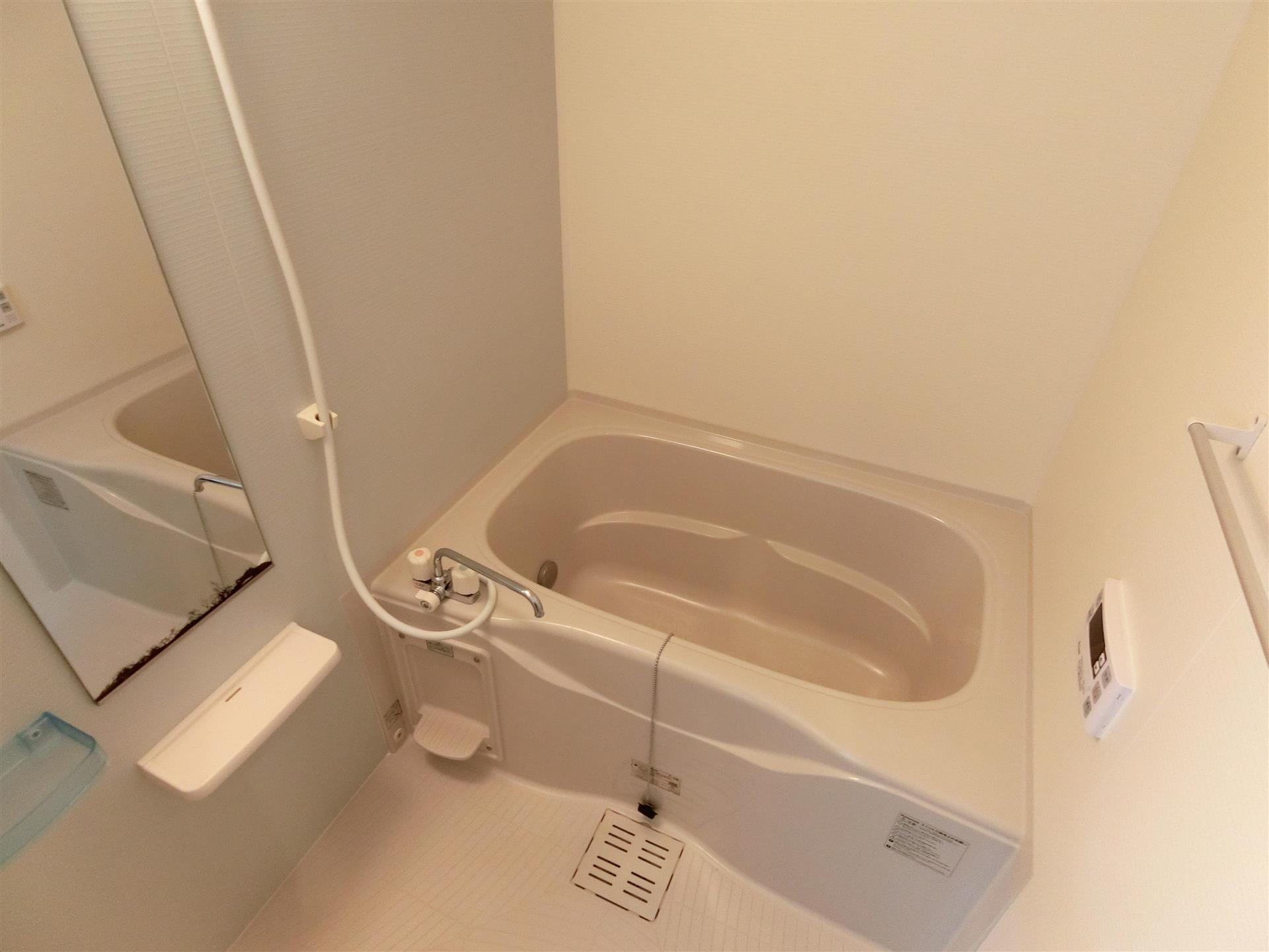 バス・シャワールーム　追焚機能・浴室乾燥機付きのバスルーム♪