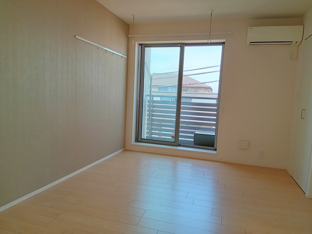 居室・リビング　★キレイなお部屋です★