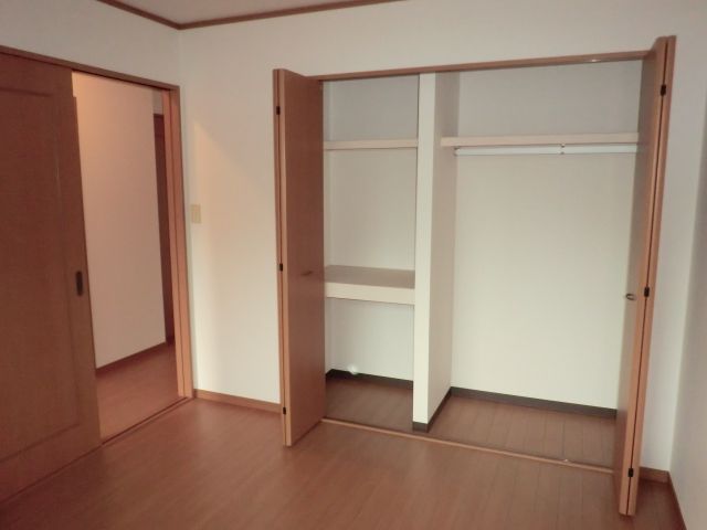 居室・リビング　和室にもエアコン取り付け可能です。