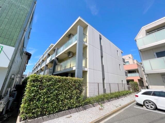 建物外観　大型ショッピングセンターも近くて便利です。