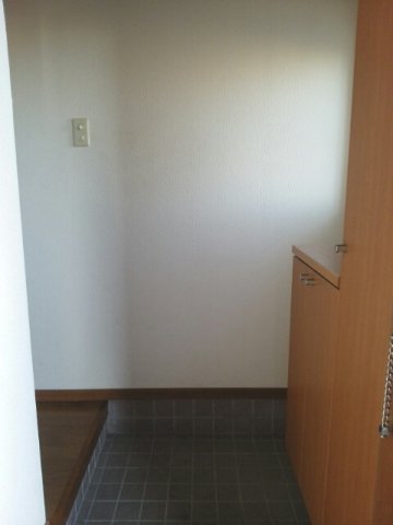 玄関　収納もある玄関です