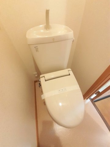 トイレ　コンパクトで使いやすいトイレです