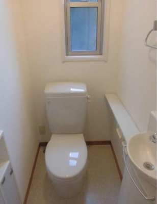トイレ　別タイプ部屋　参考写真です