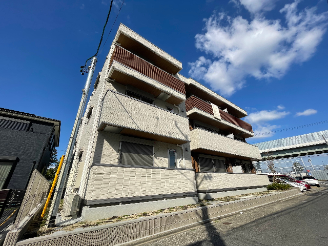 建物外観　南側からの外観