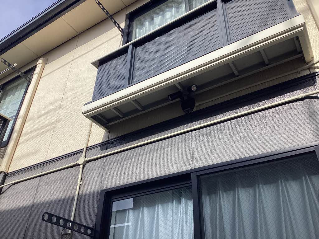 建物外観　防犯灯