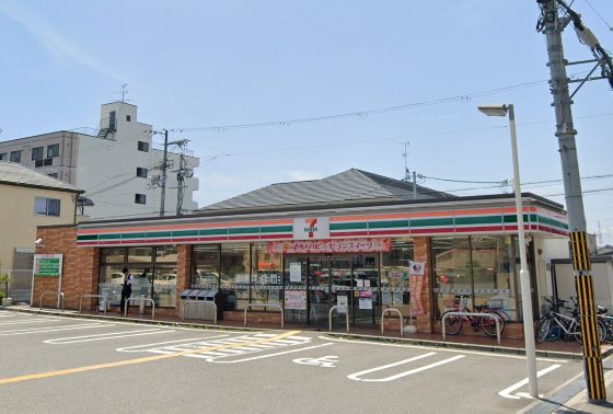 コンビニ　セブンイレブン 大阪住道矢田8丁目店（コンビニ）まで496m