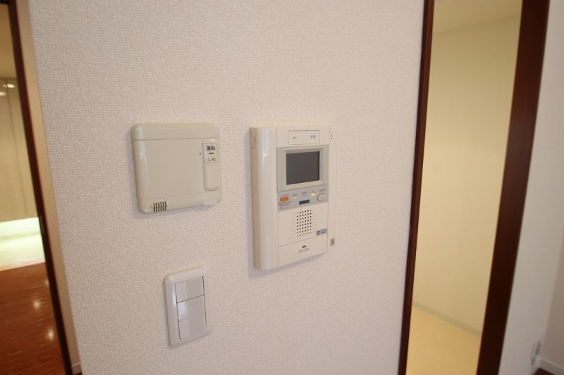 セキュリティ　モニター付きインターホン