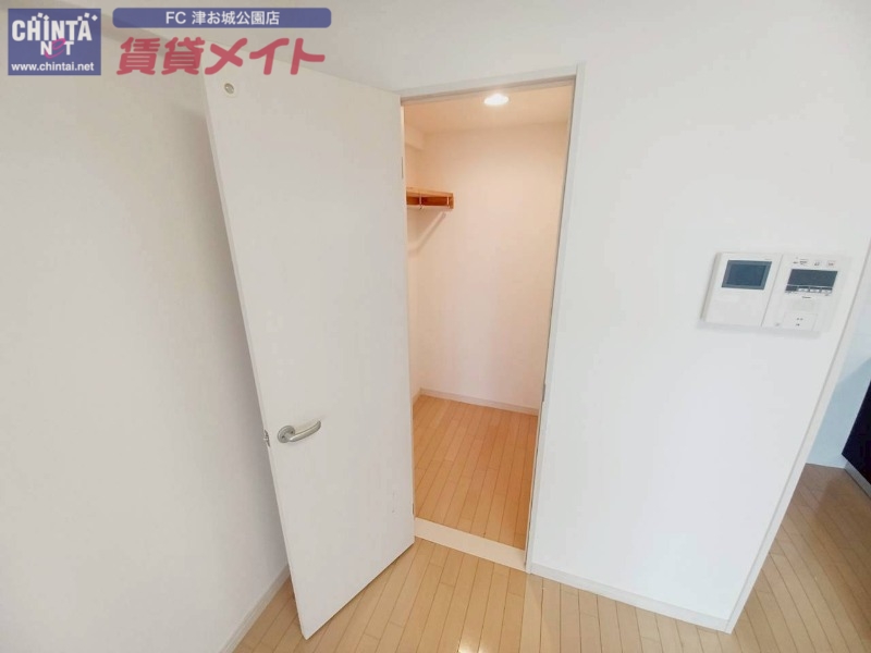 収納　同物件別部屋写真